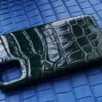 Ефектні чохли для iPhone 16 Pro під крокодилячу шкіру: так чи ні?